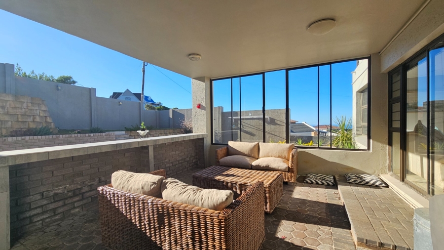 5 Bedroom Property for Sale in Dana Bay Western Cape